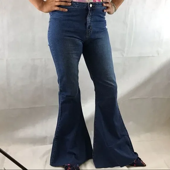 Aluna Levi flared leg, high waisted jeans - Picture 7 of 10